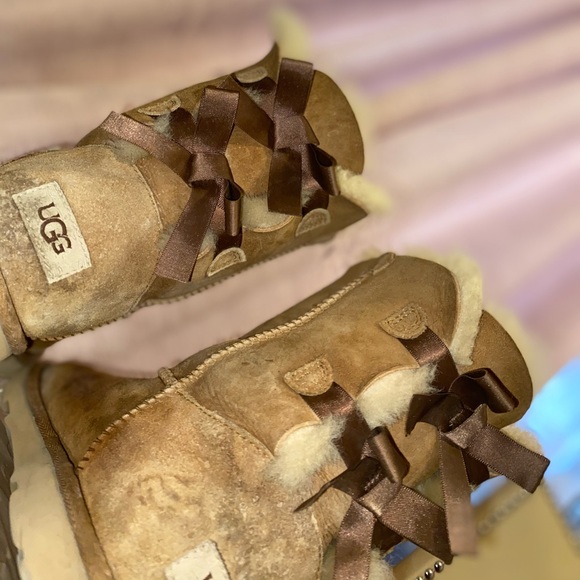 Ugg boots with 2 bowties - Picture 4 of 6